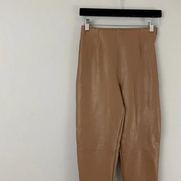 Abercrombie & Fitch Vegan Leather Pull On Leggings in Camel Tan Size Small Long - Picture 6 of 8